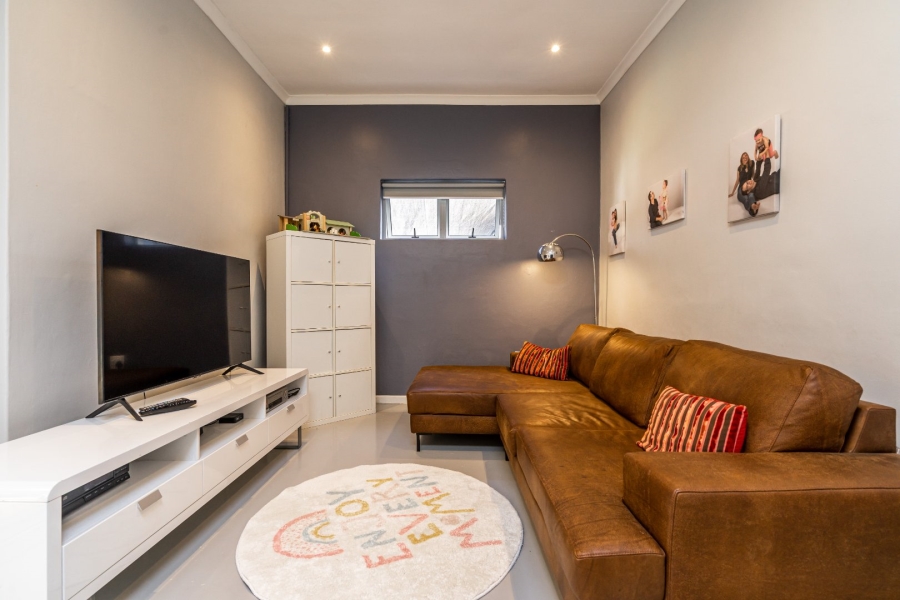 To Let 3 Bedroom Property for Rent in Wynberg Upper Western Cape